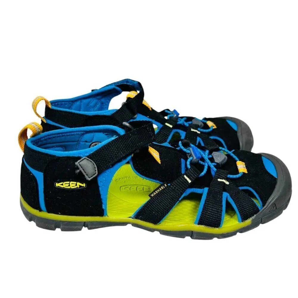 KEEN Big Kids Seacamp II CNX Size 5 Boy Outdoor Sandal Hiking Beach